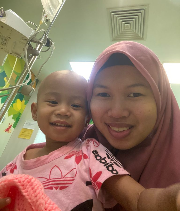 Ujian Hidup Zarul: Perjuangan Seorang Ibu Menyokong Anak Menghadapi Kanser