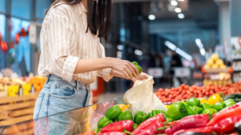 Grocery shopping with a dietitian: Fun, food, and fresh Ideas 